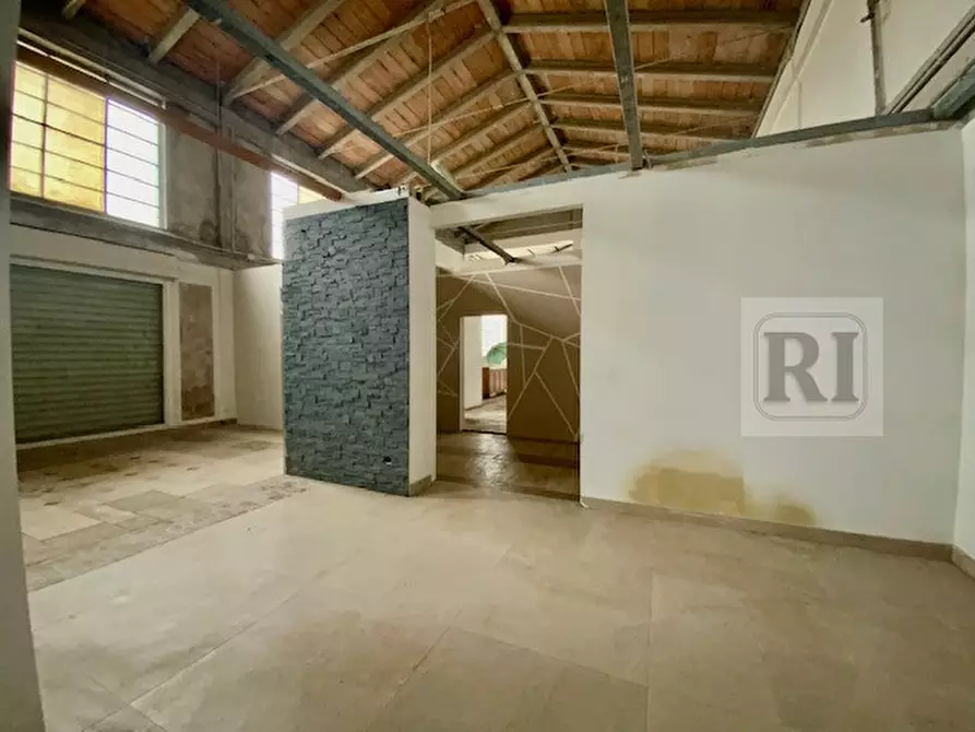 Immagine 5 di Capannone industriale in vendita  a Rubano