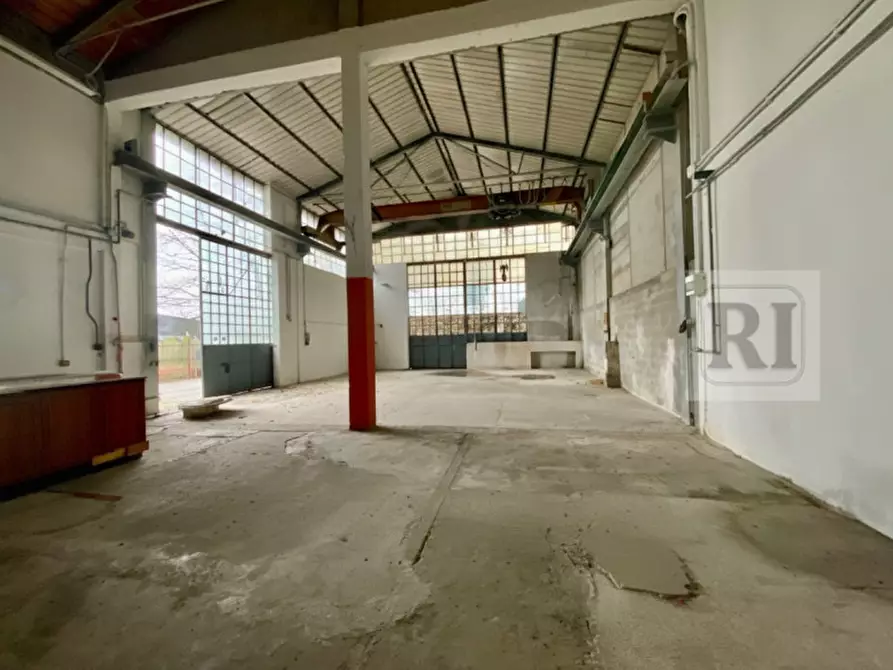 Immagine 8 di Capannone industriale in vendita  a Rubano