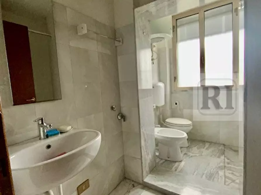 Immagine 13 di Capannone industriale in vendita  a Rubano