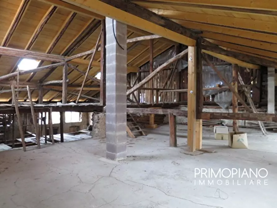 Immagine 2 di Palazzo in vendita  in Sfruz a Sfruz