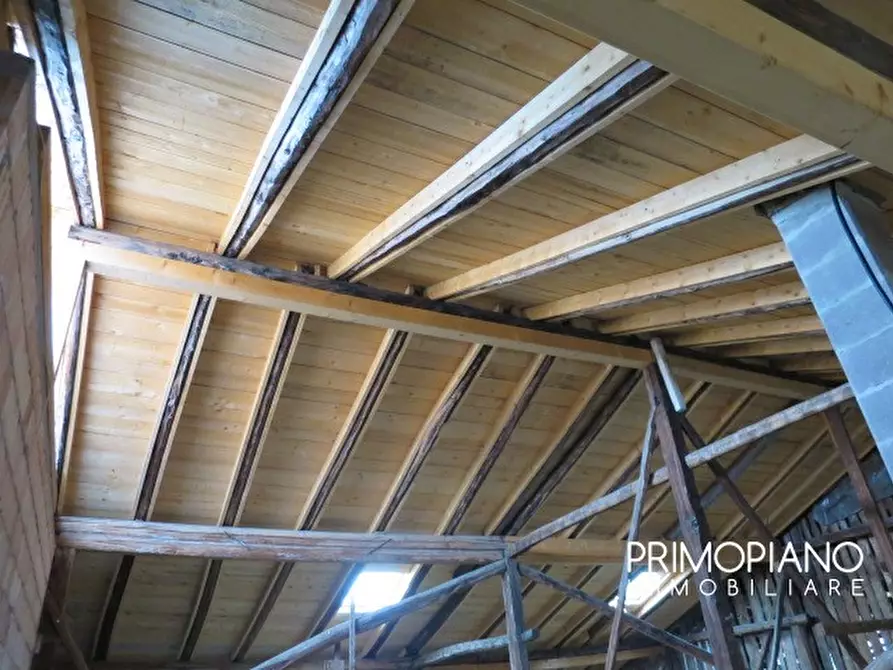 Immagine 3 di Palazzo in vendita  in Sfruz a Sfruz