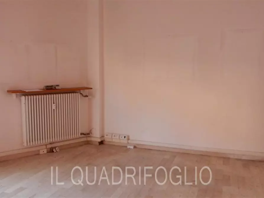 Immagine 3 di Negozio in vendita  a Cesena