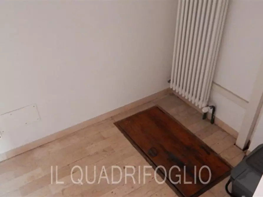 Immagine 5 di Negozio in vendita  a Cesena