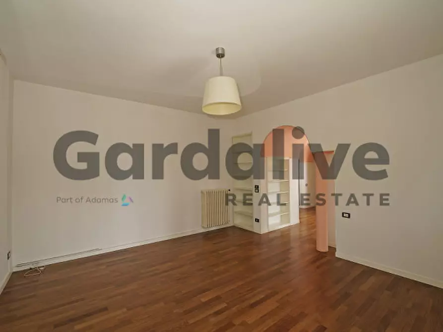 Immagine 3 di Villa in vendita  a Padenghe Sul Garda