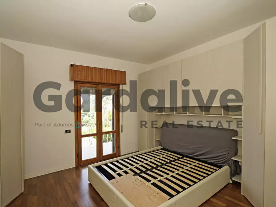 Immagine 9 di Villa in vendita  a Padenghe Sul Garda