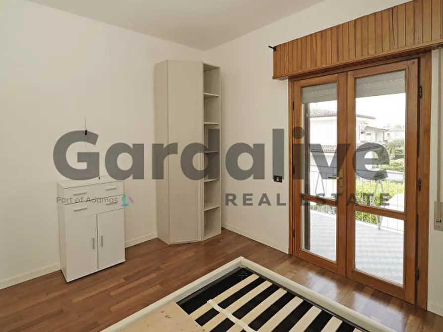 Immagine 10 di Villa in vendita  a Padenghe Sul Garda