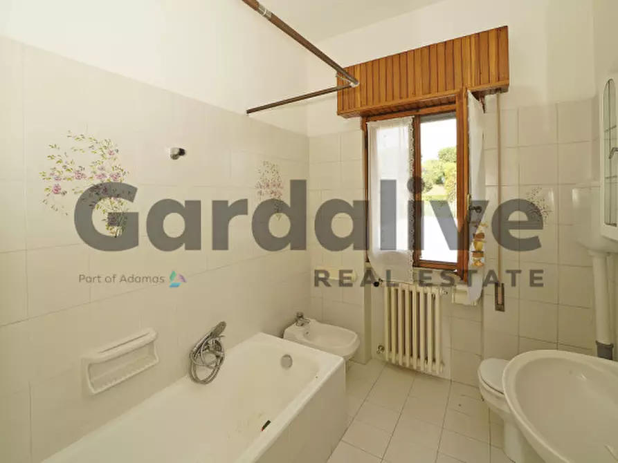 Immagine 11 di Villa in vendita  a Padenghe Sul Garda