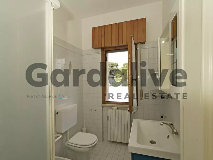 Immagine 13 di Villa in vendita  a Padenghe Sul Garda