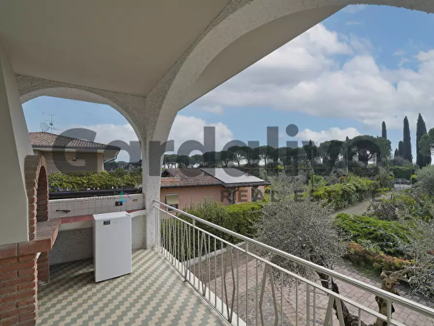 Immagine 17 di Villa in vendita  a Padenghe Sul Garda