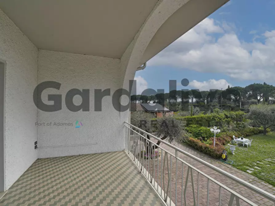 Immagine 19 di Villa in vendita  a Padenghe Sul Garda