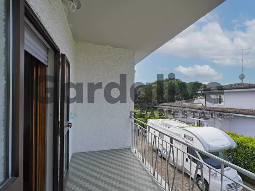 Immagine 21 di Villa in vendita  a Padenghe Sul Garda