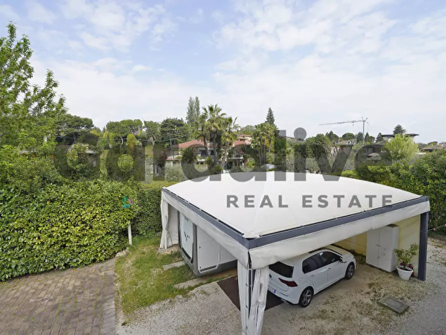 Immagine 22 di Villa in vendita  a Padenghe Sul Garda
