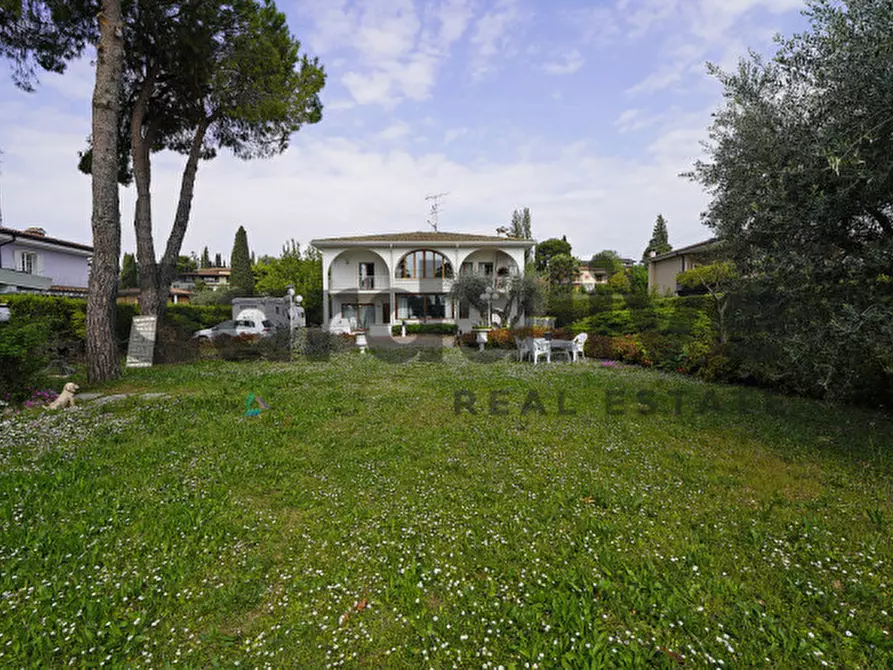Immagine 26 di Villa in vendita  a Padenghe Sul Garda