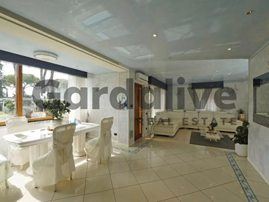 Immagine 29 di Villa in vendita  a Padenghe Sul Garda