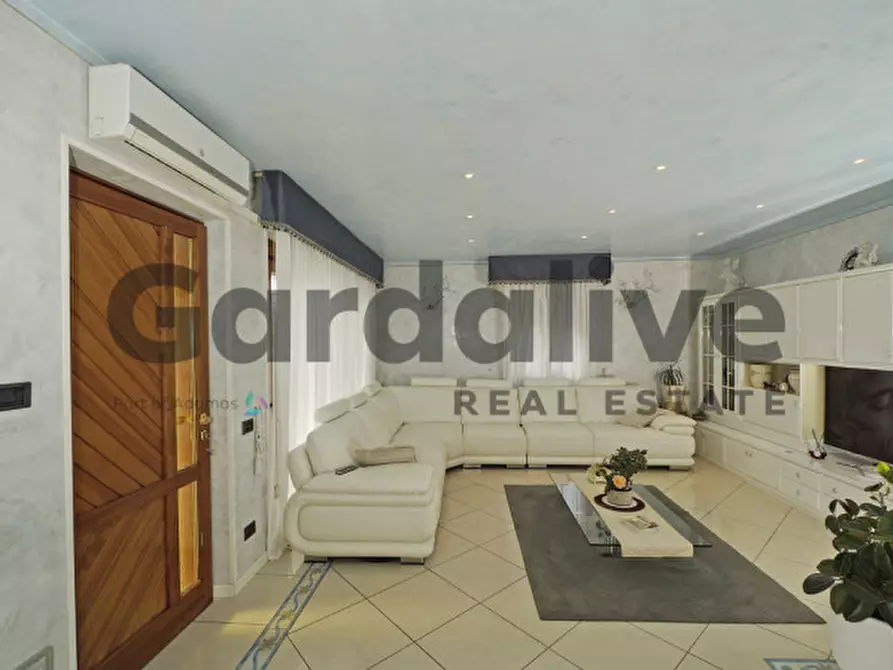 Immagine 32 di Villa in vendita  a Padenghe Sul Garda