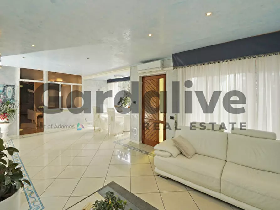 Immagine 33 di Villa in vendita  a Padenghe Sul Garda