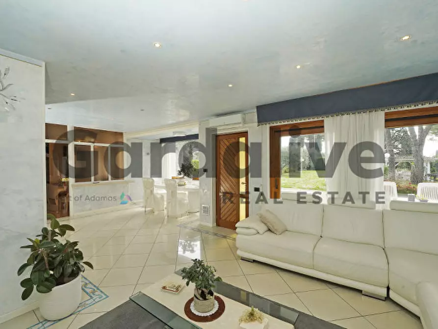 Immagine 34 di Villa in vendita  a Padenghe Sul Garda