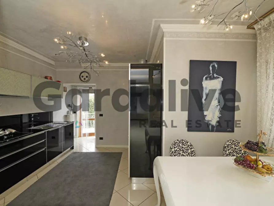 Immagine 40 di Villa in vendita  a Padenghe Sul Garda