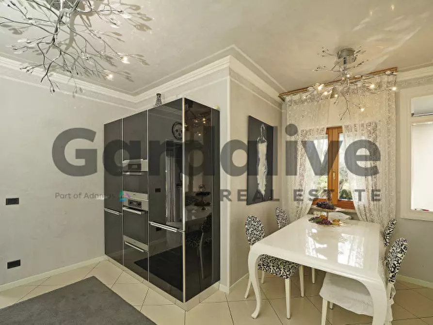 Immagine 41 di Villa in vendita  a Padenghe Sul Garda