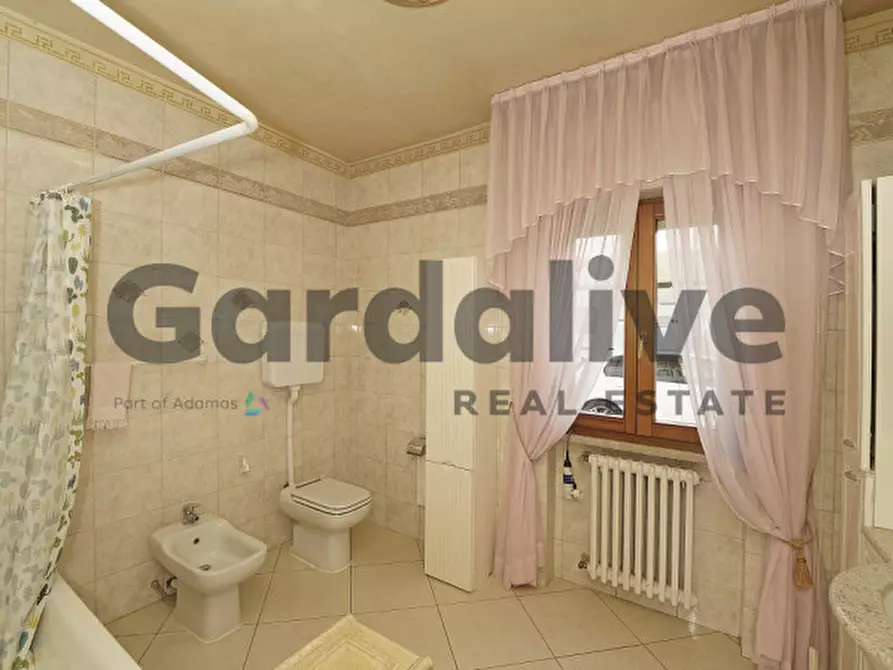 Immagine 42 di Villa in vendita  a Padenghe Sul Garda