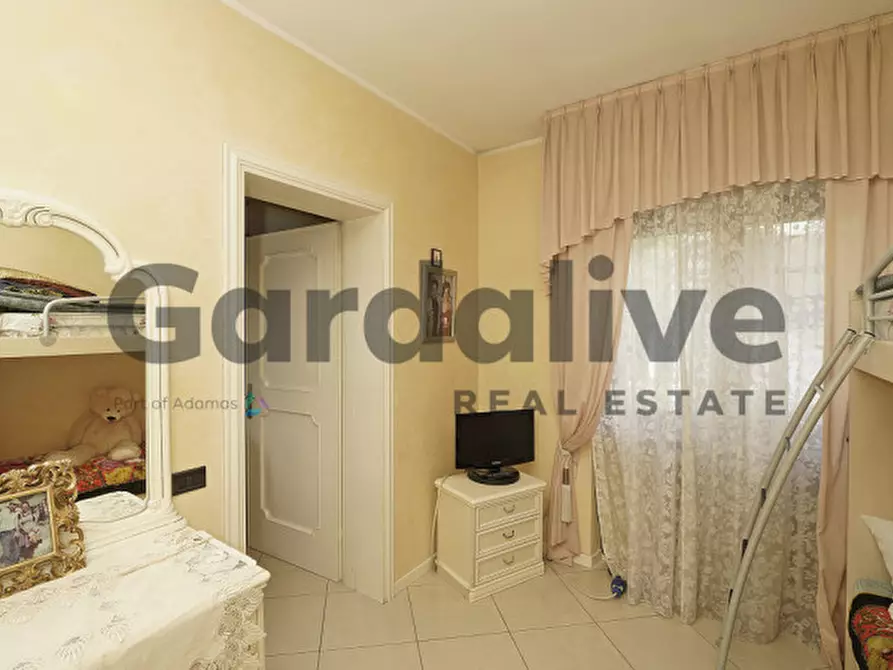 Immagine 45 di Villa in vendita  a Padenghe Sul Garda