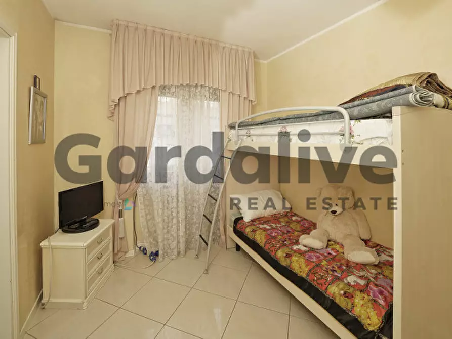 Immagine 46 di Villa in vendita  a Padenghe Sul Garda