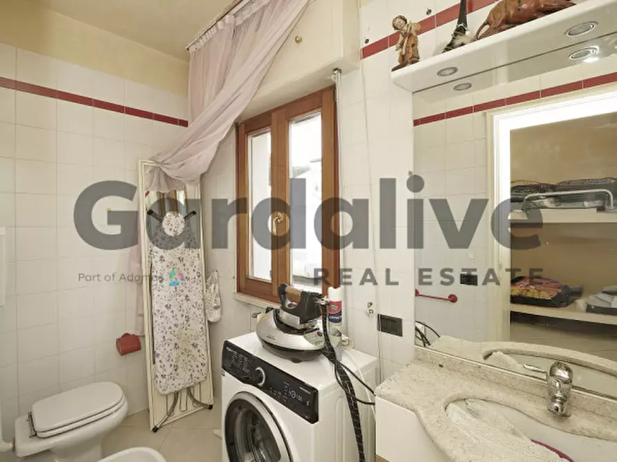Immagine 47 di Villa in vendita  a Padenghe Sul Garda