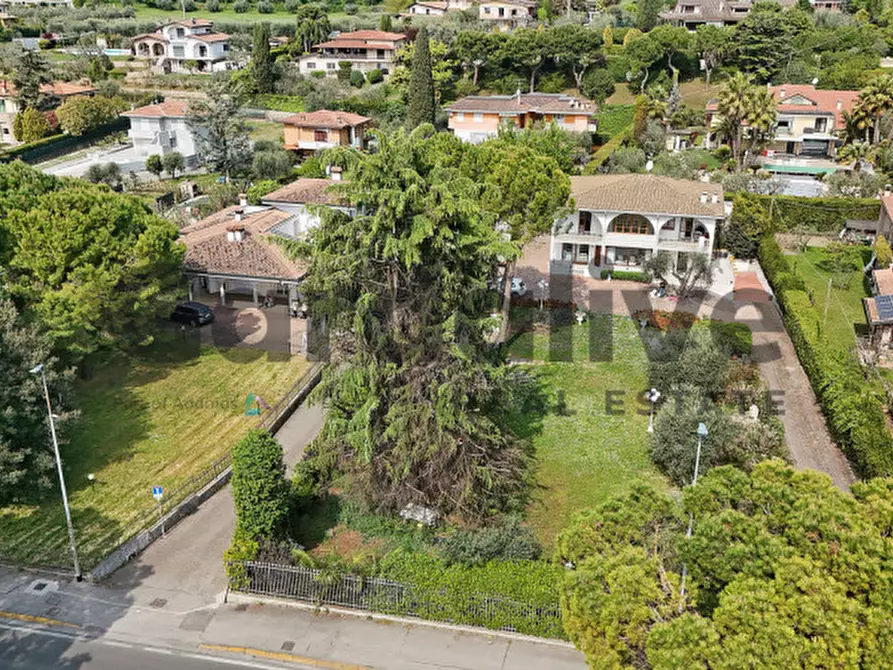Immagine 54 di Villa in vendita  a Padenghe Sul Garda