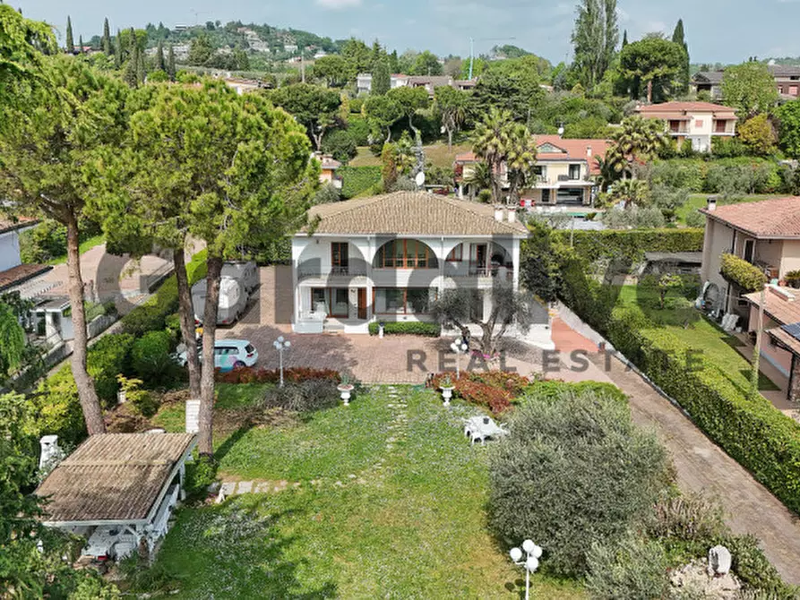 Immagine 55 di Villa in vendita  a Padenghe Sul Garda