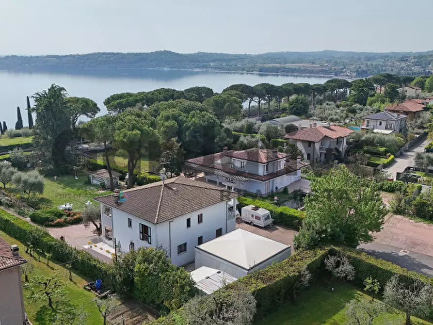 Immagine 56 di Villa in vendita  a Padenghe Sul Garda