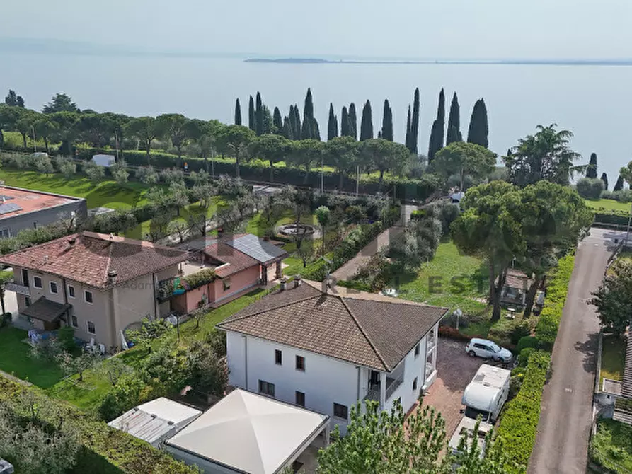 Immagine 57 di Villa in vendita  a Padenghe Sul Garda