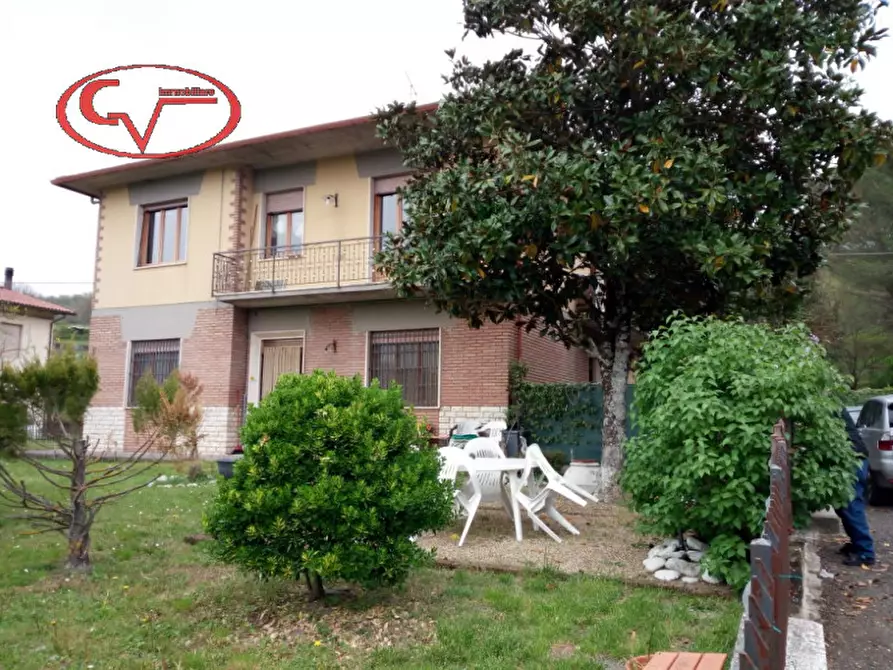 Immagine 1 di Casa indipendente in vendita  in ambra a Bucine