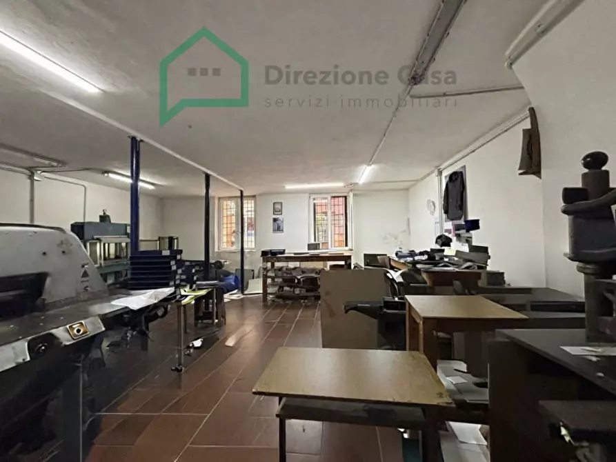 Immagine 10 di Negozio in vendita  in VIA ANDREA CANTELMO,23 a Napoli