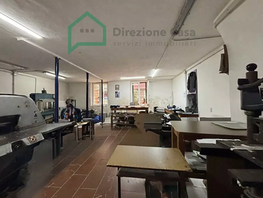 Immagine 12 di Negozio in vendita  in VIA ANDREA CANTELMO,23 a Napoli