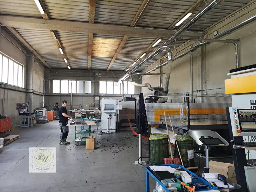 Immagine 2 di Capannone industriale in affitto  in VIA DELLE INDUSTRIE a Sant'elena