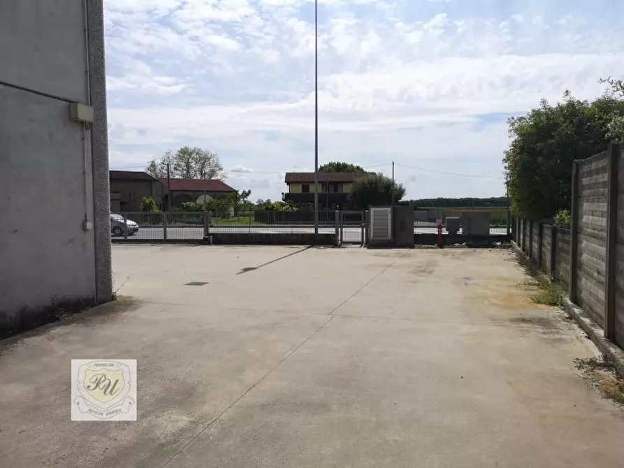 Immagine 5 di Capannone industriale in affitto  in VIA DELLE INDUSTRIE a Sant'elena