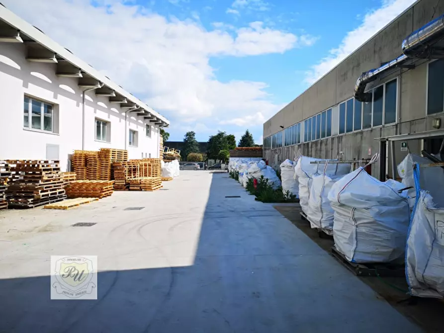 Immagine 7 di Capannone industriale in affitto  in VIA DELLE INDUSTRIE a Sant'elena