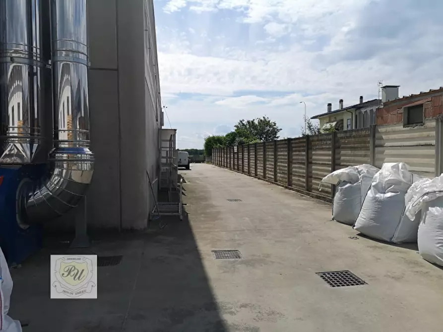 Immagine 8 di Capannone industriale in affitto  in VIA DELLE INDUSTRIE a Sant'elena
