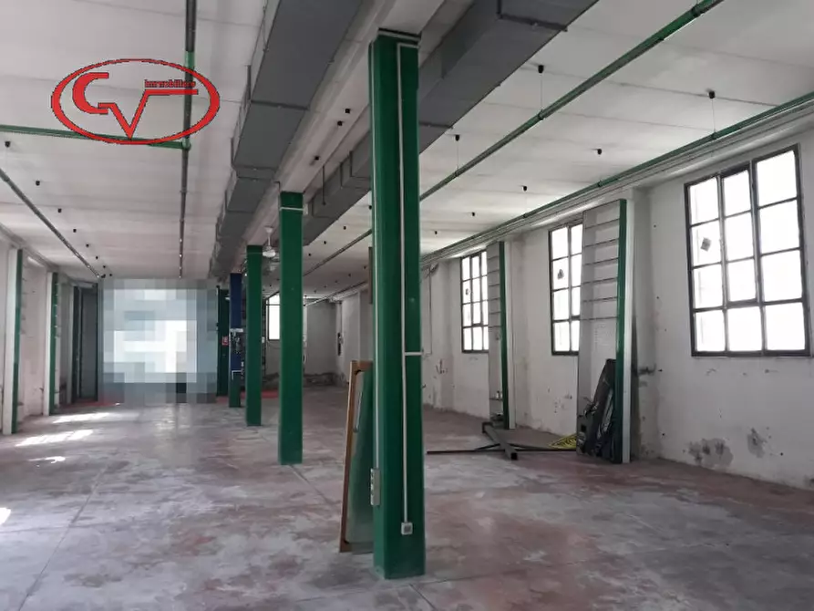 Immagine 2 di Negozio in affitto  a Montevarchi