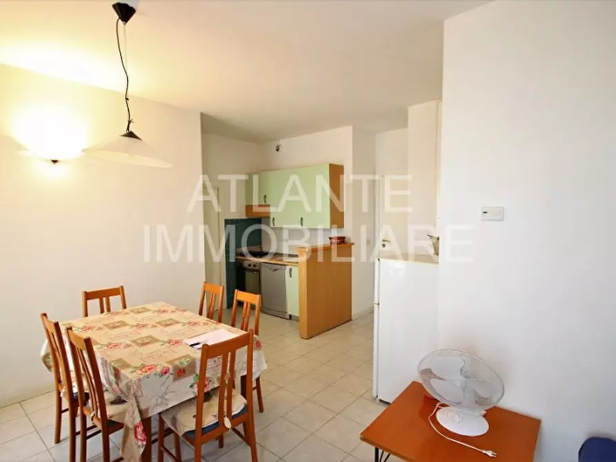 Immagine 3 di Appartamento in vendita  in viale Galileo Galilei a Riccione