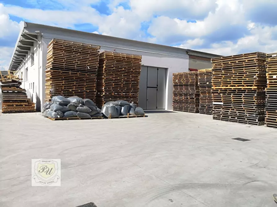 Immagine 3 di Capannone industriale in affitto  in Via Delle Industrie a Sant'elena