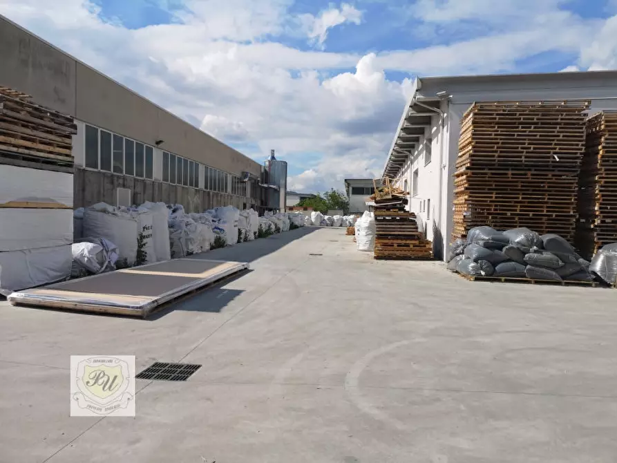 Immagine 4 di Capannone industriale in affitto  in Via Delle Industrie a Sant'elena