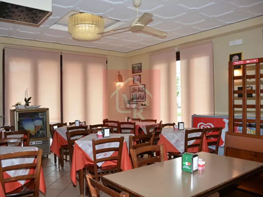 Immagine 6 di Attività commerciale in vendita  a Grado