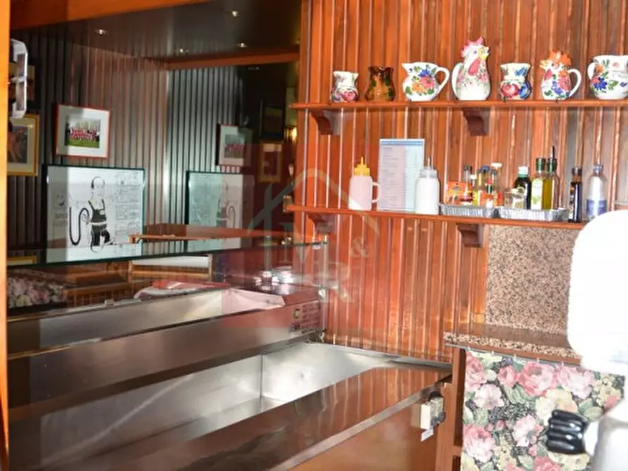 Immagine 9 di Attività commerciale in vendita  a Grado