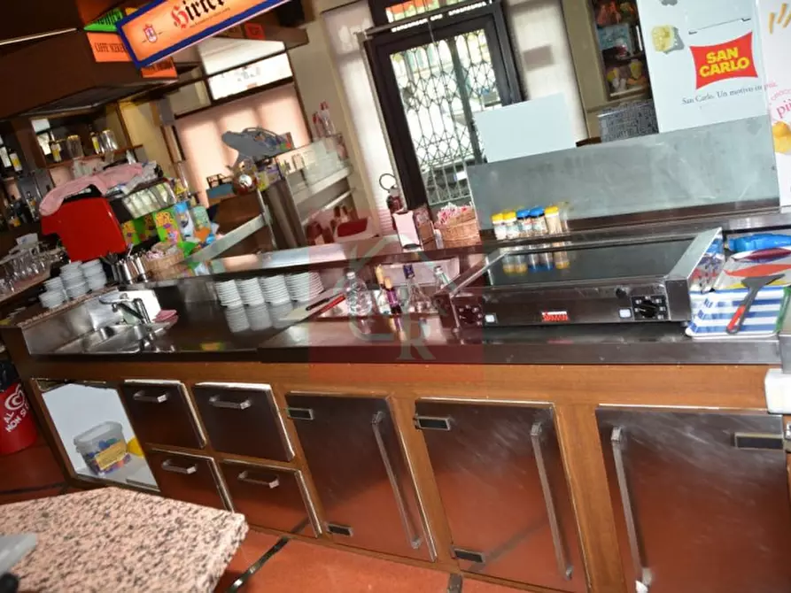 Immagine 10 di Attività commerciale in vendita  a Grado