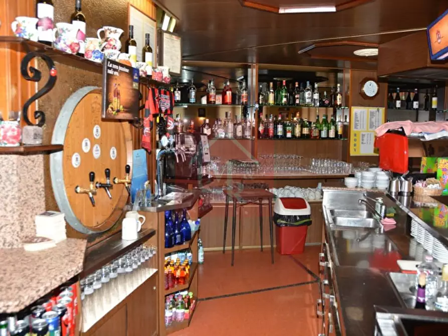 Immagine 11 di Attività commerciale in vendita  a Grado