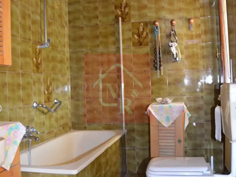 Immagine 19 di Attività commerciale in vendita  a Grado