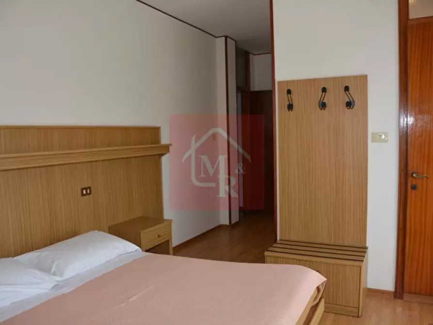 Immagine 27 di Attività commerciale in vendita  a Grado