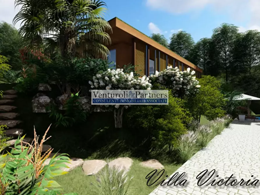 Immagine 1 di Villa in vendita  a Padenghe Sul Garda