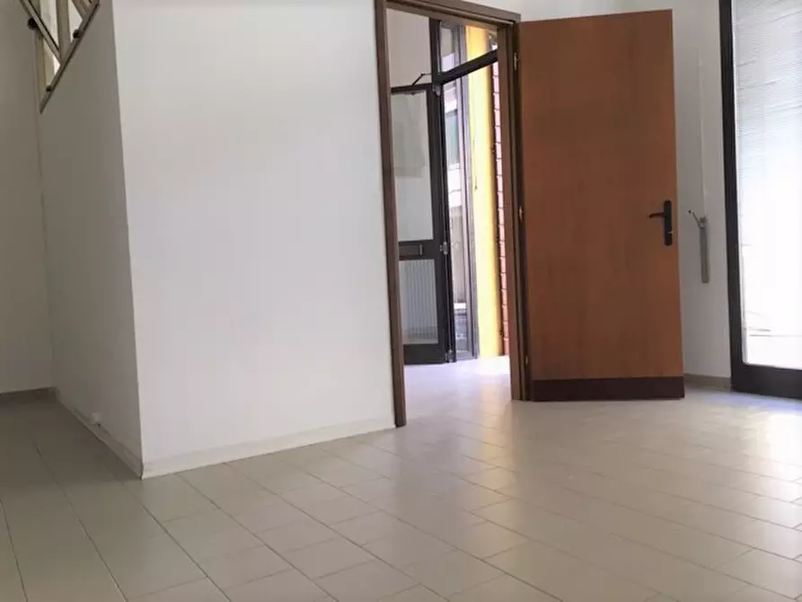 Immagine 10 di Ufficio in affitto  a Badia Polesine